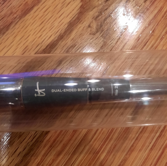 IT COSMETICS Heavenly Luxe 23 Dual Buffing Brush - NEW! - Picture 4 of 6